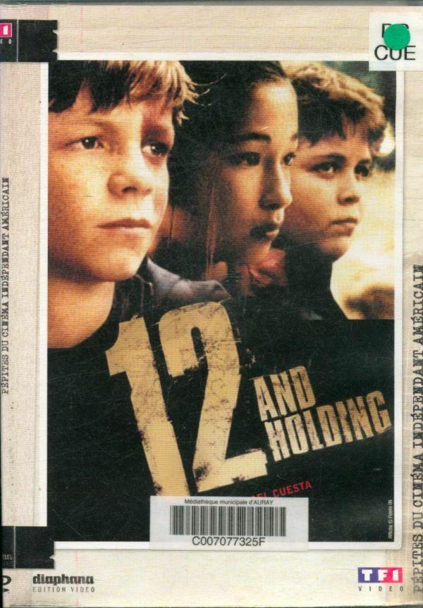 12 and Holding État correct -  reconditionné disponible sur Label Emmaüs